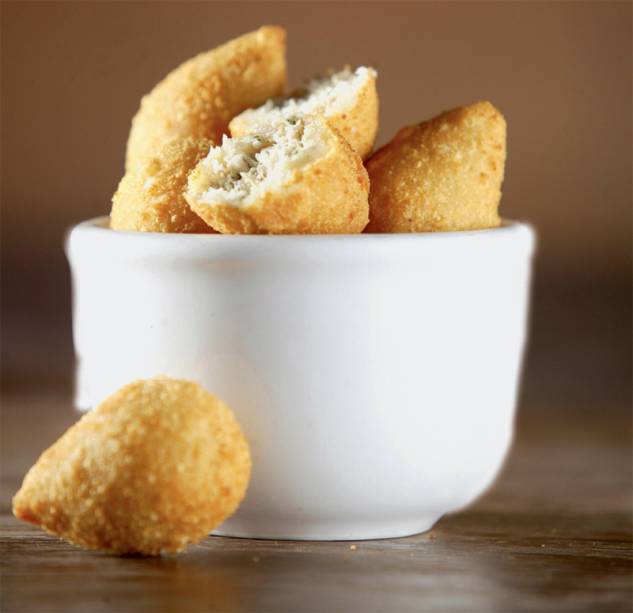 Porção de coxinhas com catupiry: um clássico Porção de coxinhas com catupiry: um clássico