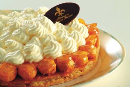 Bolo Saint-honoré da Patisserie Douce France 00858771-3a1b6b2c0a.jpeg