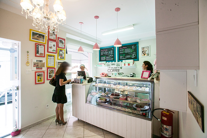 O gracioso salão tem toques femininos O gracioso salão tem toques femininos