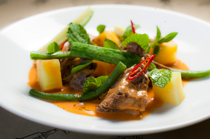 Curry de cordeiro com legumes Curry de cordeiro com legumes