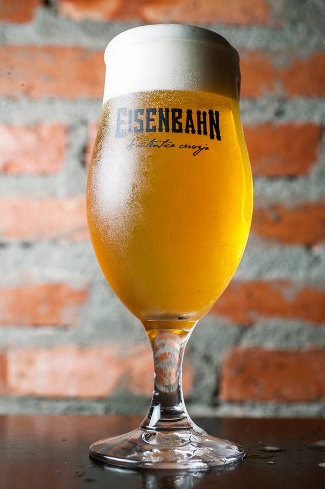 Da Eisenbahn, o chope pilsen é tirado na medida Da Eisenbahn, o chope pilsen é tirado na medida