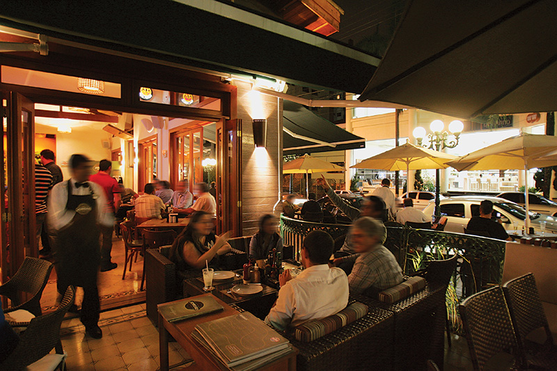 Bar Jordão, no Tatuapé: agito na sacada Bar Jordão, no Tatuapé: agito na sacada