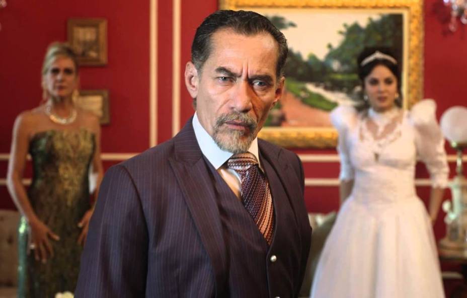 Em Nome da Lei: Chico Diaz é o poderoso traficante Gomez