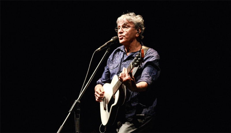 Principal atração do evento, Caetano Veloso encerra a o roteiro do Palco Júlio Prestes no domingo (21), às 18h.