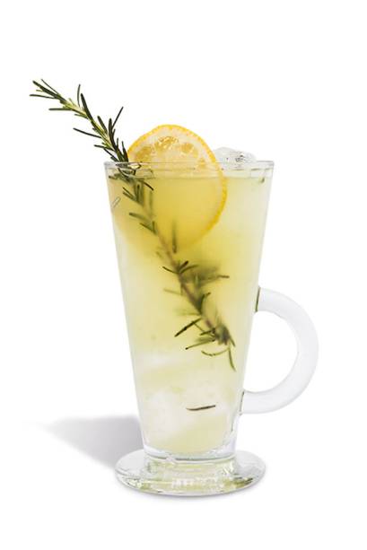 Pears dreams: Vodca com pera, uva, limão-siciliano, manjericão e alecrim Pears dreams: Vodca com pera, uva, limão-siciliano, manjericão e alecrim