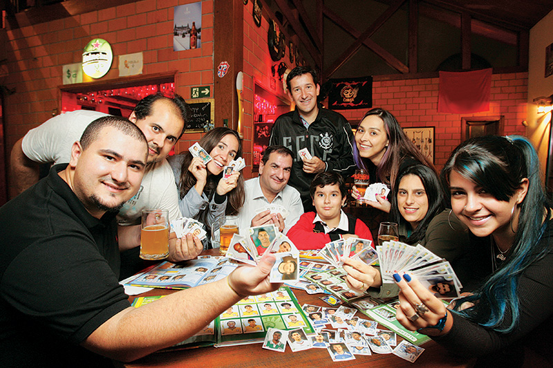 Álbum de figurinhas da Copa bate recorde de vendas
