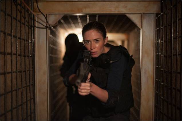 Sicario - Terra de Ninguém: Emily Blunt interpreta Kate Macy, uma agente do FBI Sicario - Terra de Ninguém: Emily Blunt interpreta Kate Macy, uma agente do FBI