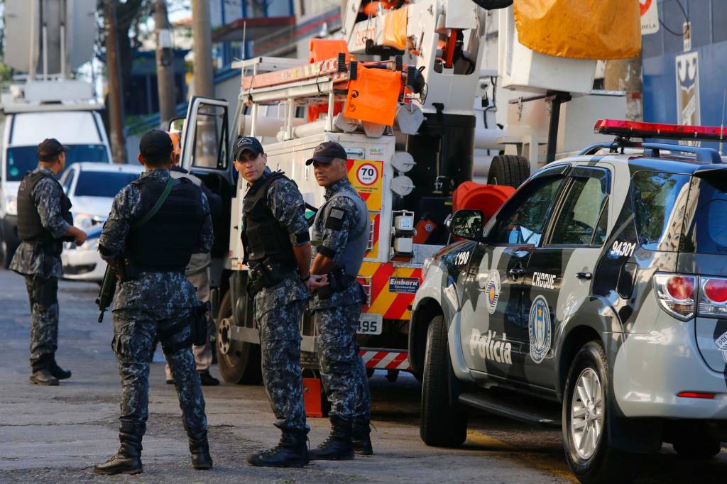 Grupo ataca empresa de valores em Santo André