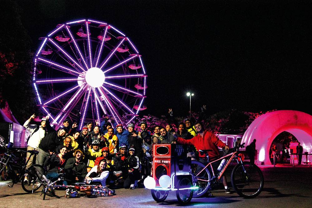 Balada reúne ciclistas em percurso de 15 quilômetros pela cidade