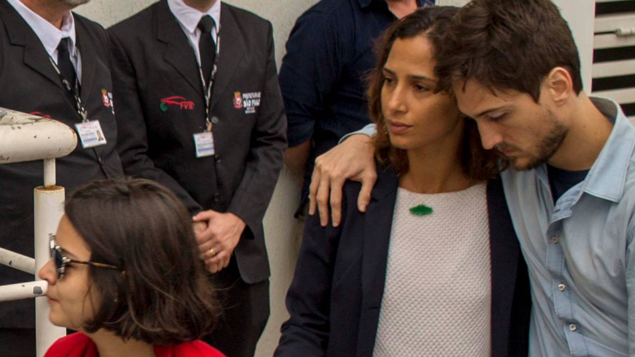 camila pitanga velório domingos