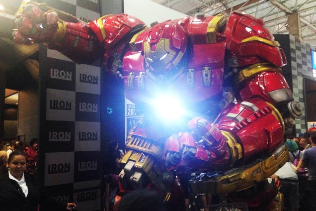 	Modelo em tamanho real da Hulkbuster, armadura usada pelo Homem de Ferro para deter os avan&ccedil;os de Hulk descontrolado&nbsp;