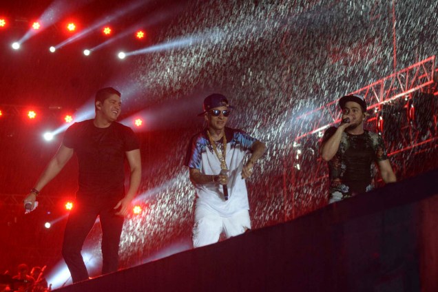 	Show Henrique e Diego Feat MC Guim&ecirc;