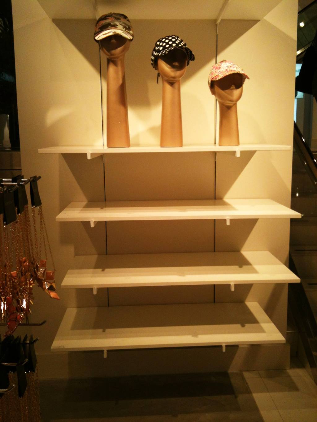 Pechinchas acabam na Forever 21 e filas desaparecem