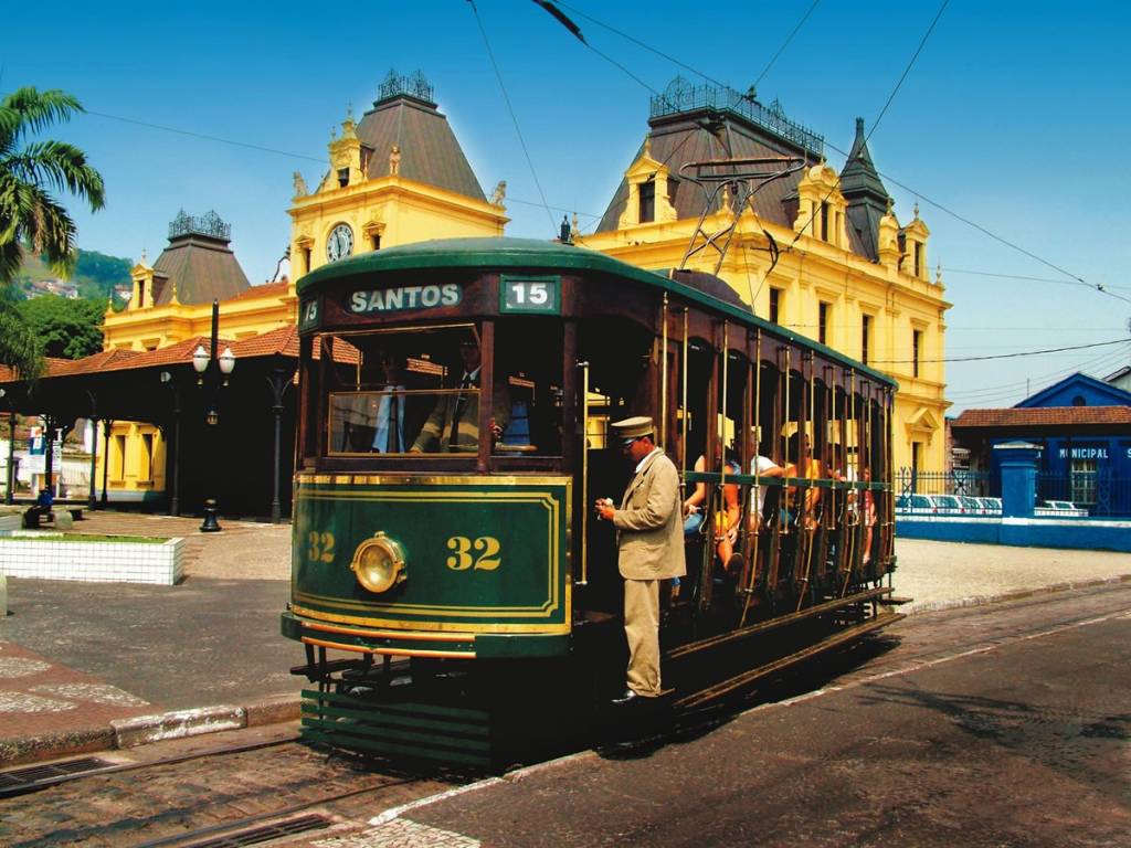 Santos terá bonde com restaurante e música ao vivo