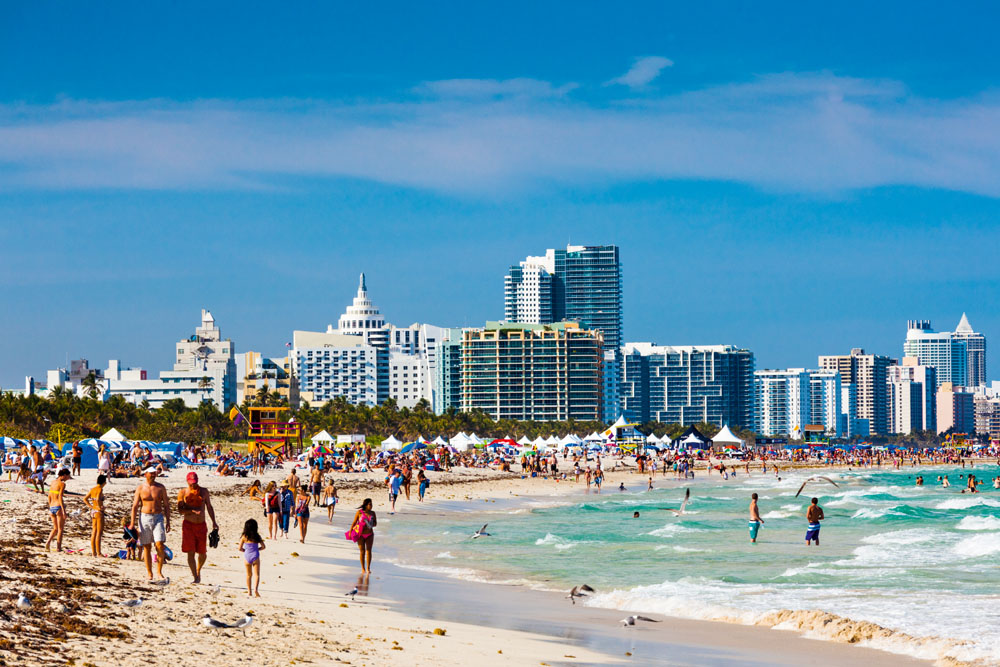 Empresas baixam preços de passagens aéreas internacionais e cruzeiros