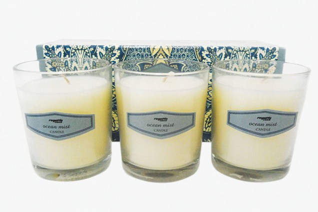 Kit com tr&ecirc;s velas arom&aacute;ticas