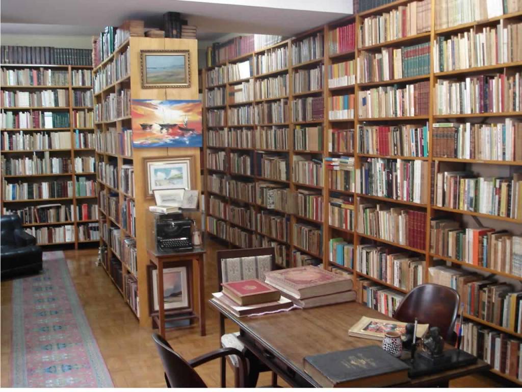 livraria-calil.jpeg LIVRARIA-CALIL