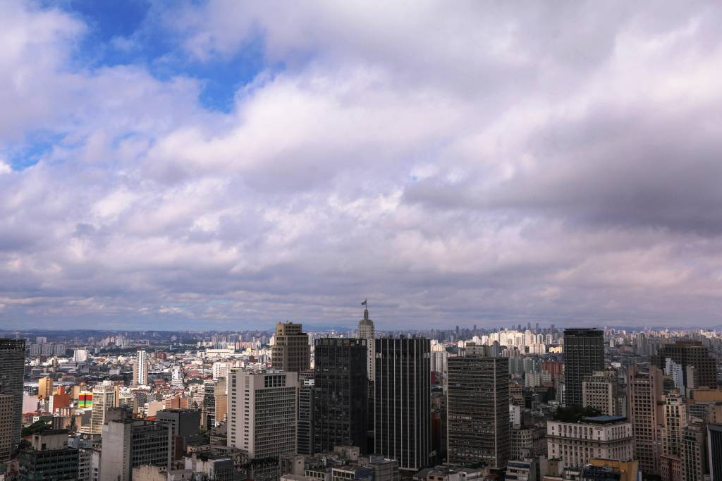 Previsão é de sol entre nuvens no fim de semana