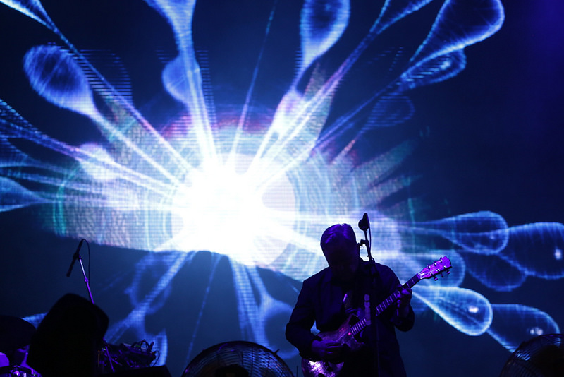 A banda New Order foi uma das principais atrações do segundo dia do Lollapalooza 2014