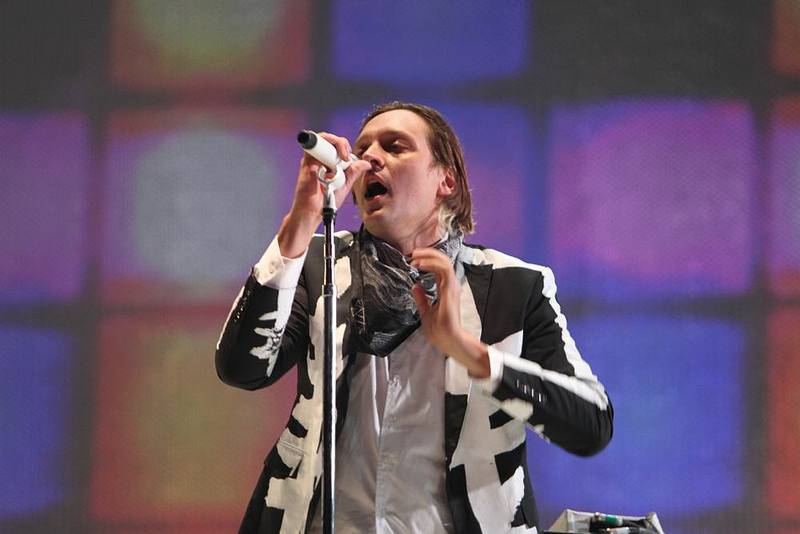 Arcade Fire fez uma apresenta&ccedil;&atilde;o eletrizante para fechar o Lollapalooza 2014