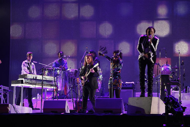 Arcade Fire fez uma apresentação eletrizante para fechar o Lollapalooza 2014