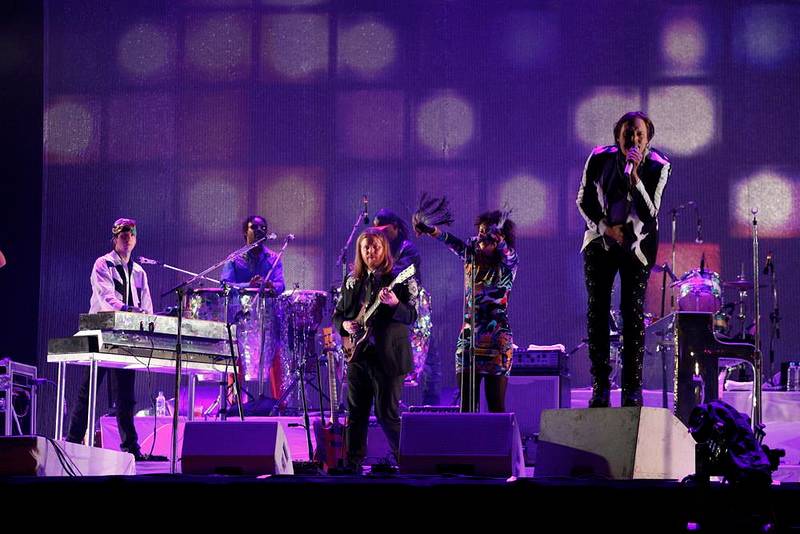 Arcade Fire fez uma apresenta&ccedil;&atilde;o eletrizante para fechar o Lollapalooza 2014