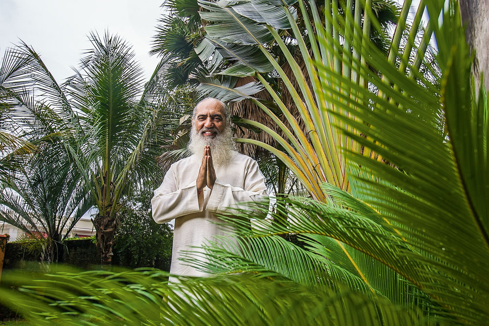 Em vídeo: conheça Sri Prem Baba, o guru paulistano