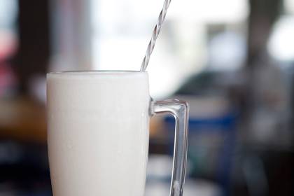 meats-milk-shake2.jpeg Meats - milk-shake