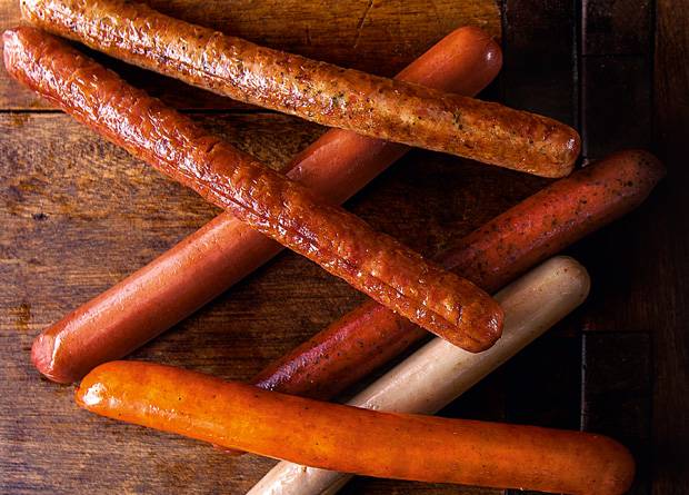 Carne processada eleva risco de câncer, aponta a OMS