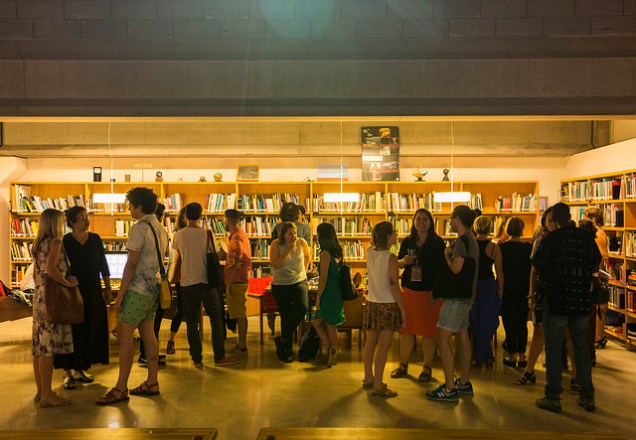 Biblioteca do espa&ccedil;o tem 2.500 t&iacute;tulos