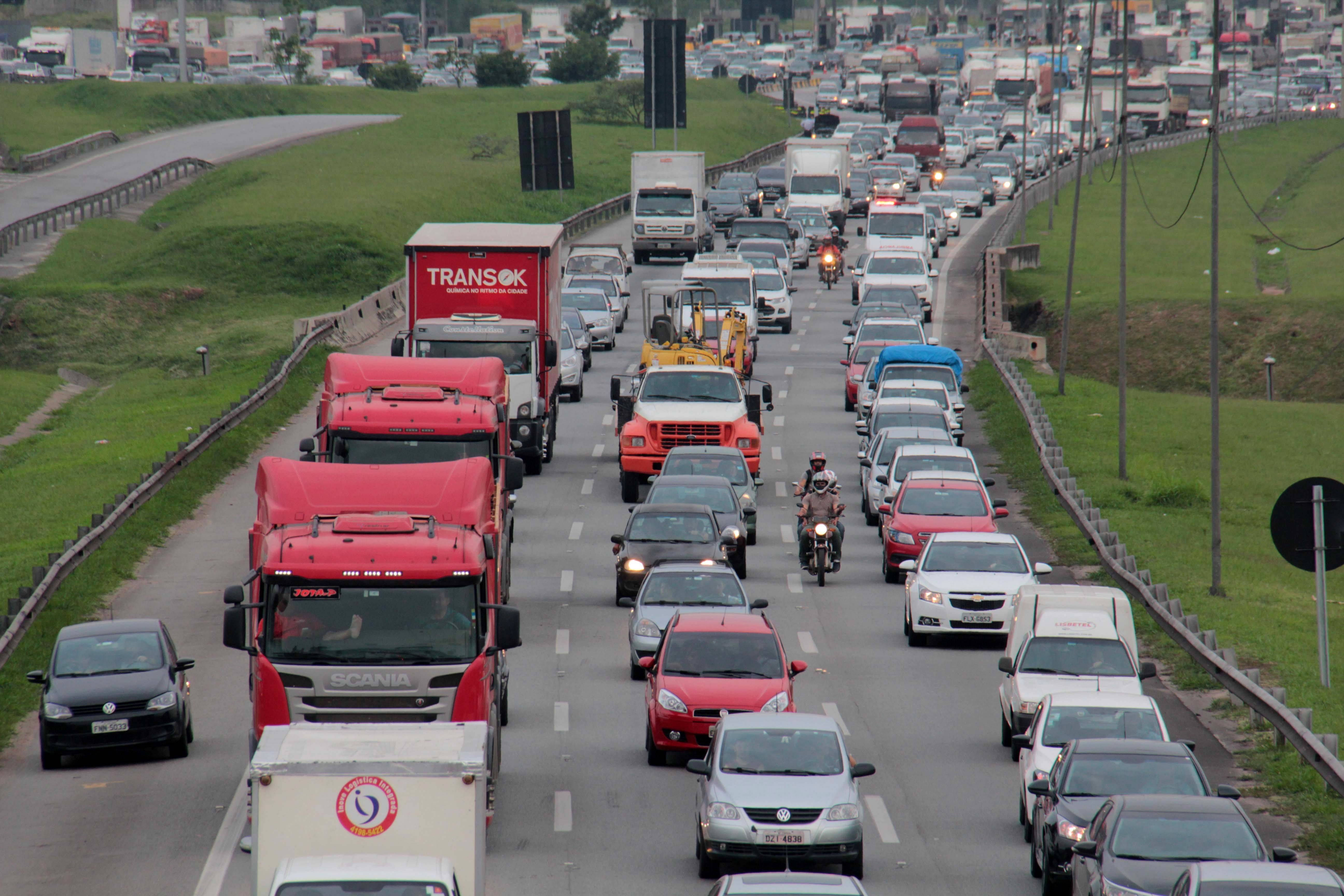Feriadão: confira os horários de pico nas principais rodovias