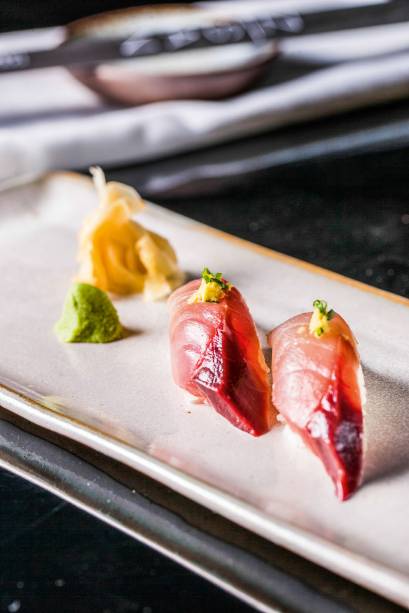 A dupla de bolinhos cobertos por carapau: 13,00 reais A dupla de bolinhos cobertos por carapau: 13,00 reais