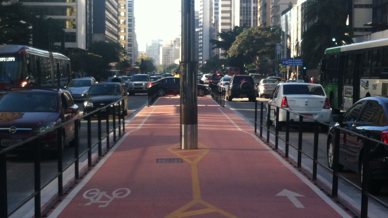 segundo dia de ciclovia carro