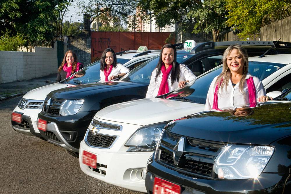 Aumento de taxistas mulheres faz surgir rede de ajuda mútua