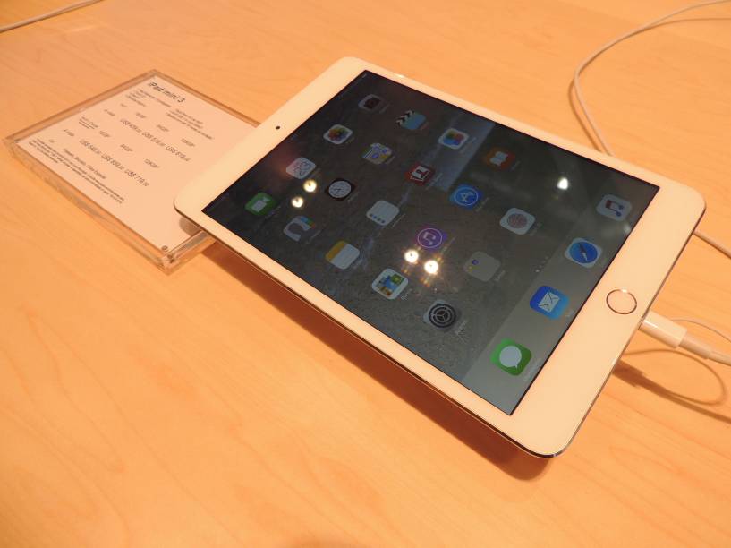 iPad Mini 3, de 16 GB: R$ 1756,00 ou US$ 439,00 (free shop) e R$ 1889,00 (em S&atilde;o Paulo)