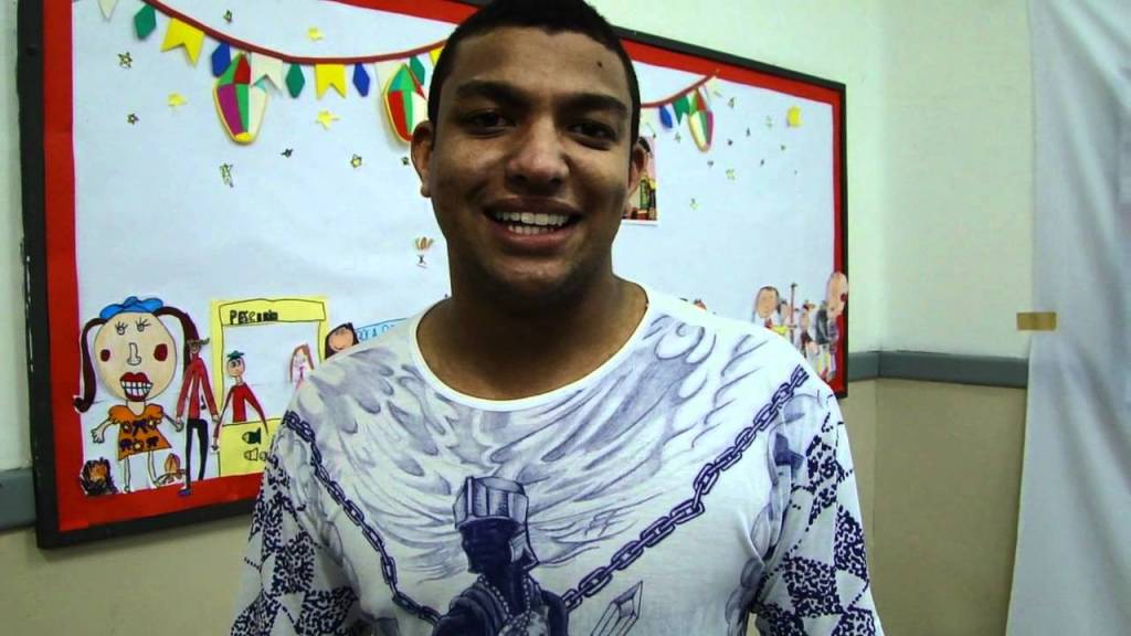Dublador de Harry Potter morre aos 27 anos em confronto policial no Rio