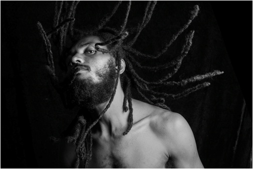 Sombra canta “Cambalacho Mutreta”