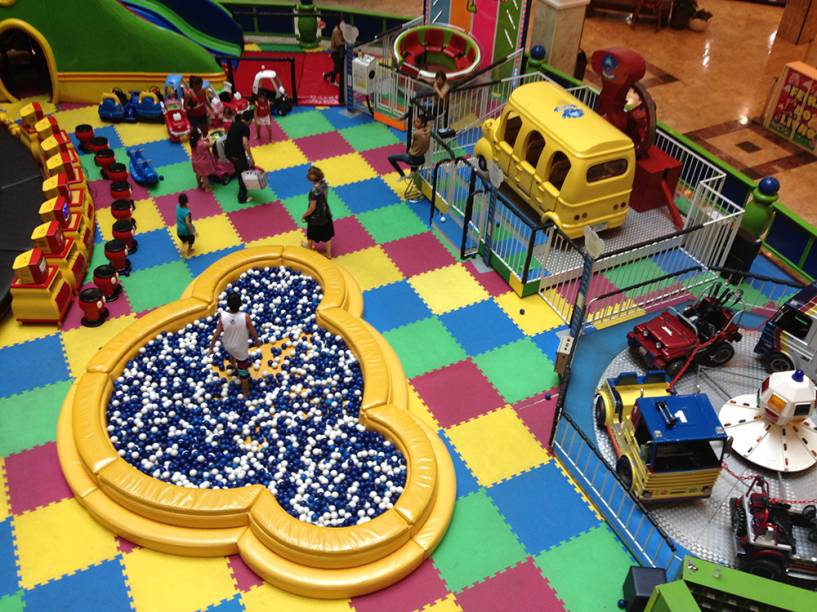 Magic Games: piscina tem cerca de 3 000 bolinhas Magic Games: piscina tem cerca de 3 000 bolinhas