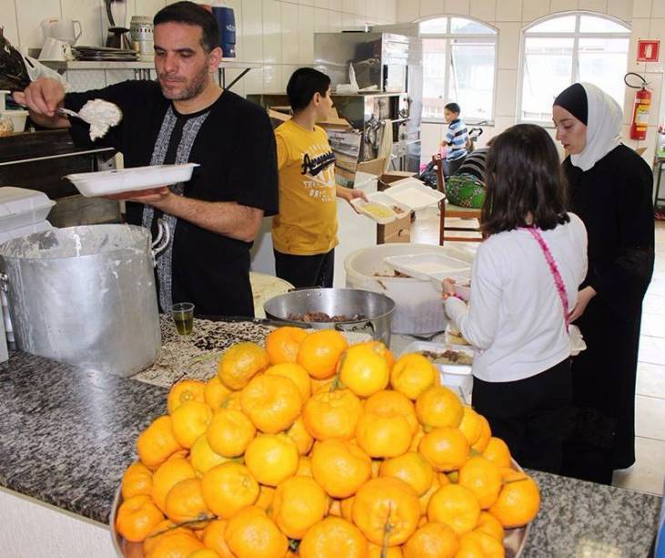 Talal Al-Tinawi e fam&iacute;lia reconstroem a vida em S&atilde;o Paulo