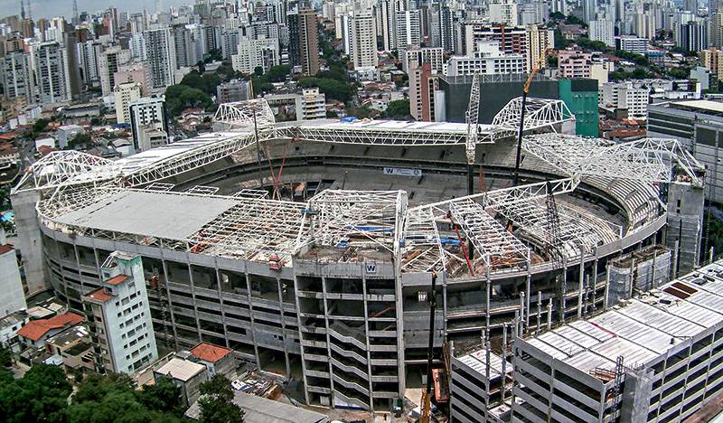 O que falta para os estádios de Corinthians e Palmeiras ficarem prontos