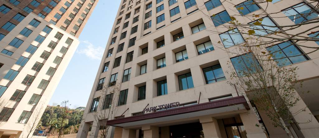 Homens armados invadem centro empresarial na Cidade Jardim