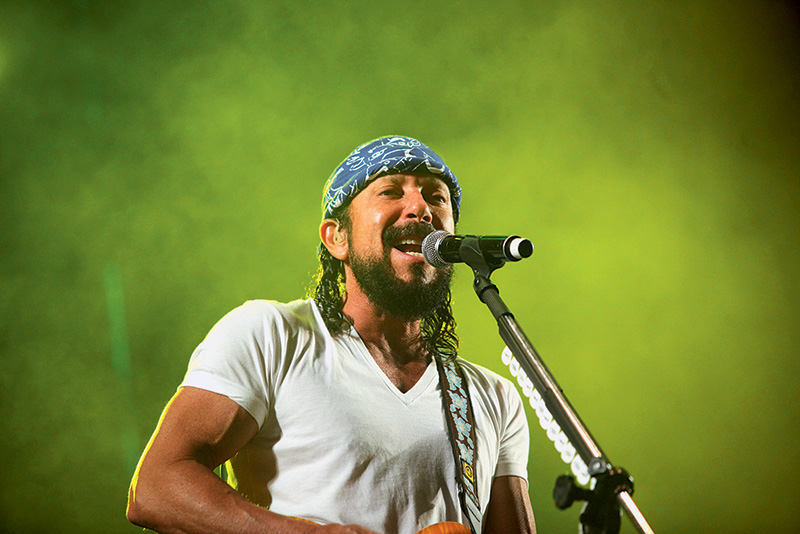 Festival Verão Show leva programação musical para Guarujá