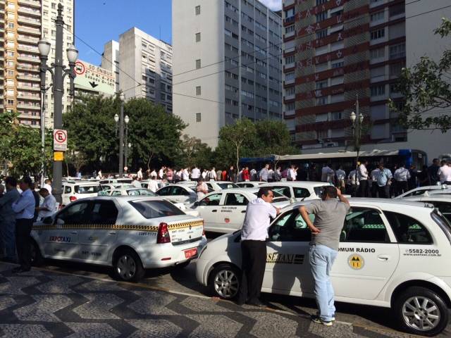 Câmara de São Paulo veta funcionamento do Uber