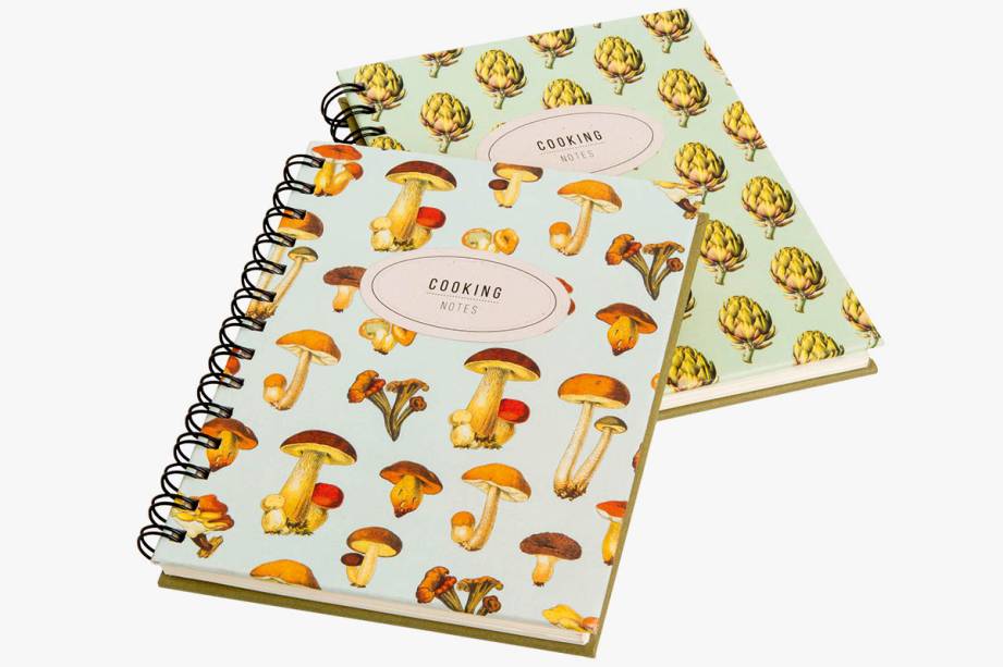 R$ 56,00 cada um. Cadernos para anotação de receitas. R$ 56,00 cada um. Cadernos para anotação de receitas.