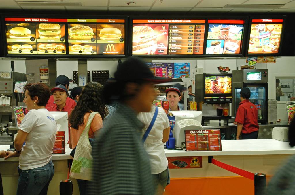 Doria faz parceria com McDonald’s para empregar moradores de rua