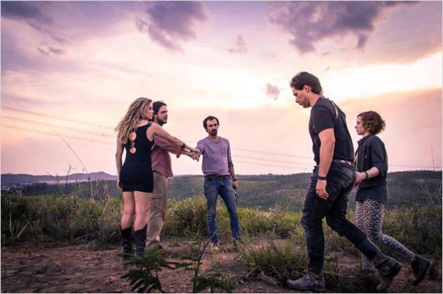Entrando Numa Roubada: um grupo de amigos em busca de vingança Entrando Numa Roubada: um grupo de amigos em busca de vingança