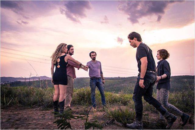 Entrando Numa Roubada: um grupo de amigos em busca de vingança Entrando Numa Roubada: um grupo de amigos em busca de vingança