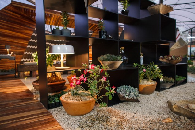 O Living é de criação de Dirceu Daieira e Fernanda Souza Leme , arquitetos, urbanistas e paisagistas. O Living é de criação de Dirceu Daieira e Fernanda Souza Leme , arquitetos, urbanistas e paisagistas.