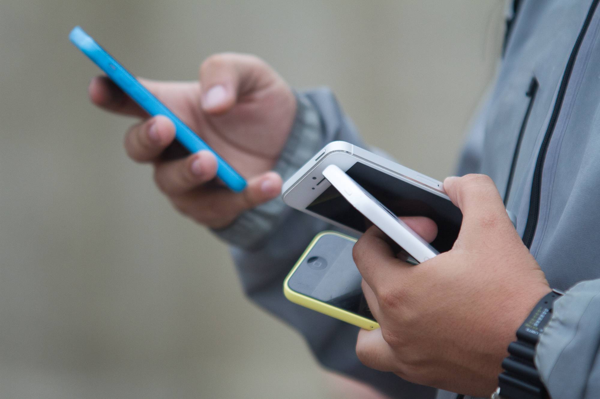Smartphones tornam brasileiros mais mal educados