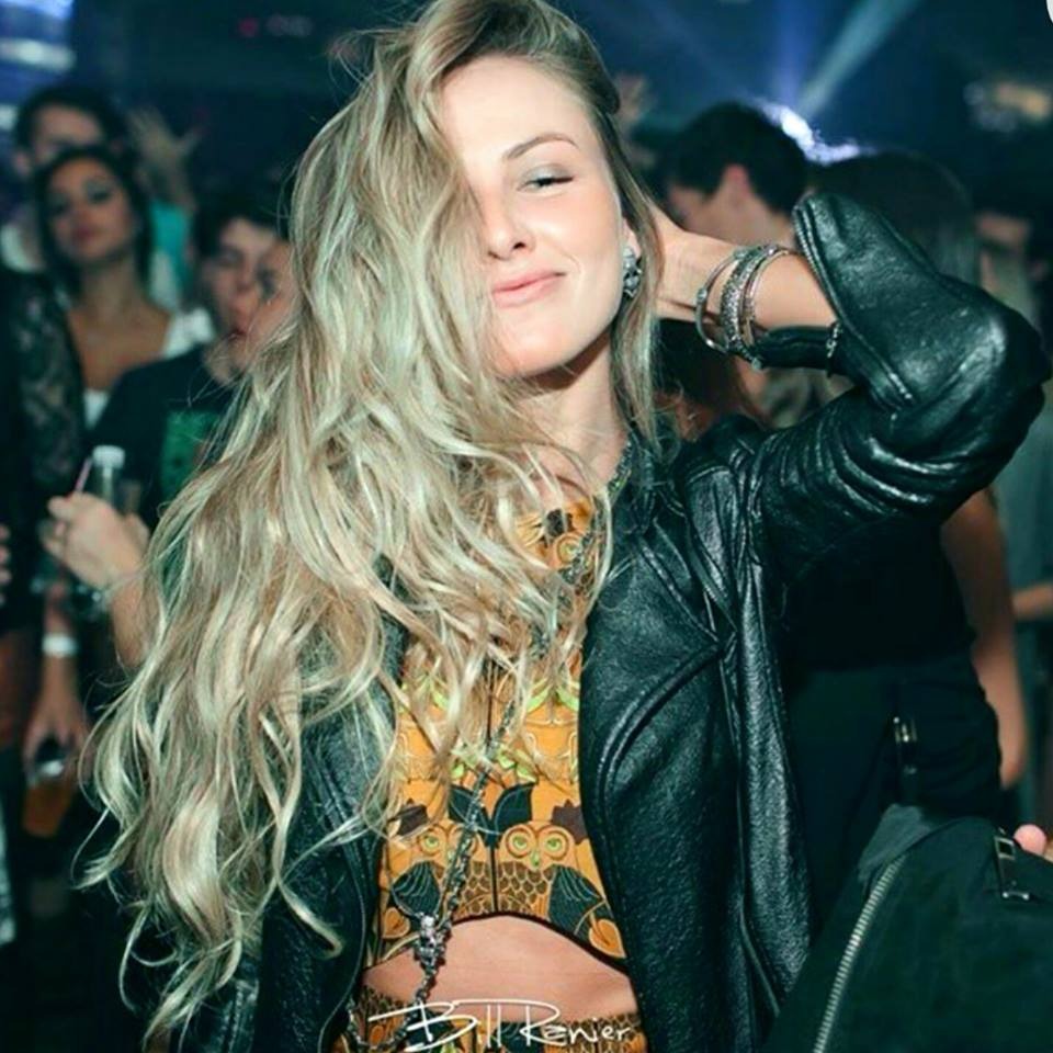 Polícia suspeita que modelo tenha morrido em acidente de trânsito